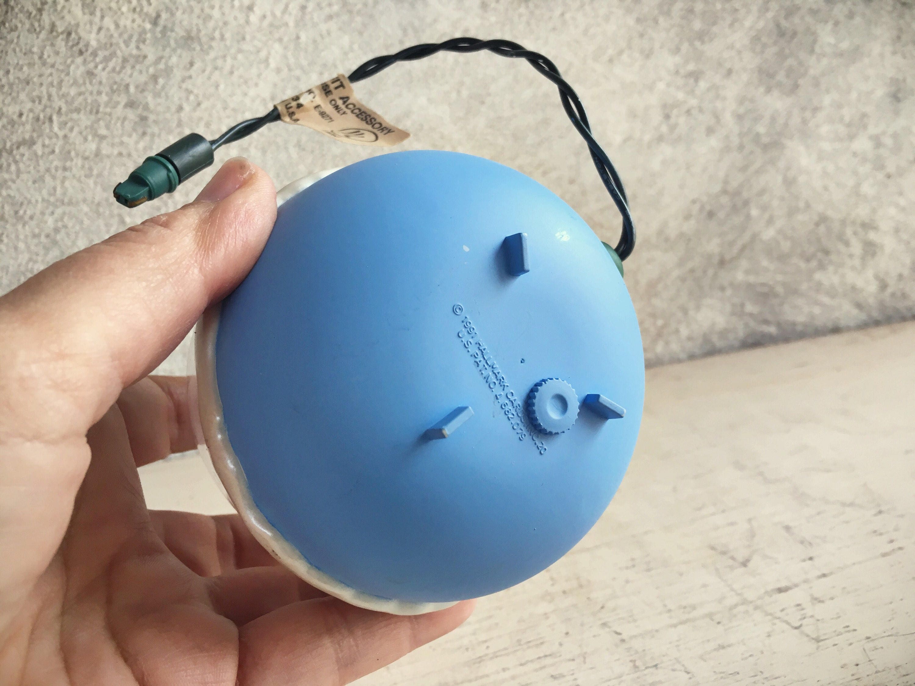 1991 Hallmark Ornament Ski Town Plug Christmas Light Ornament, Motion