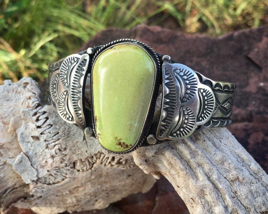 Deepset Green Turquoise Vintage Navajo Sterling Silver Native American Jewelry Ring Deepset Green Turquoise Vintage Navajo Sterling Silver Native American Jewelry Ring