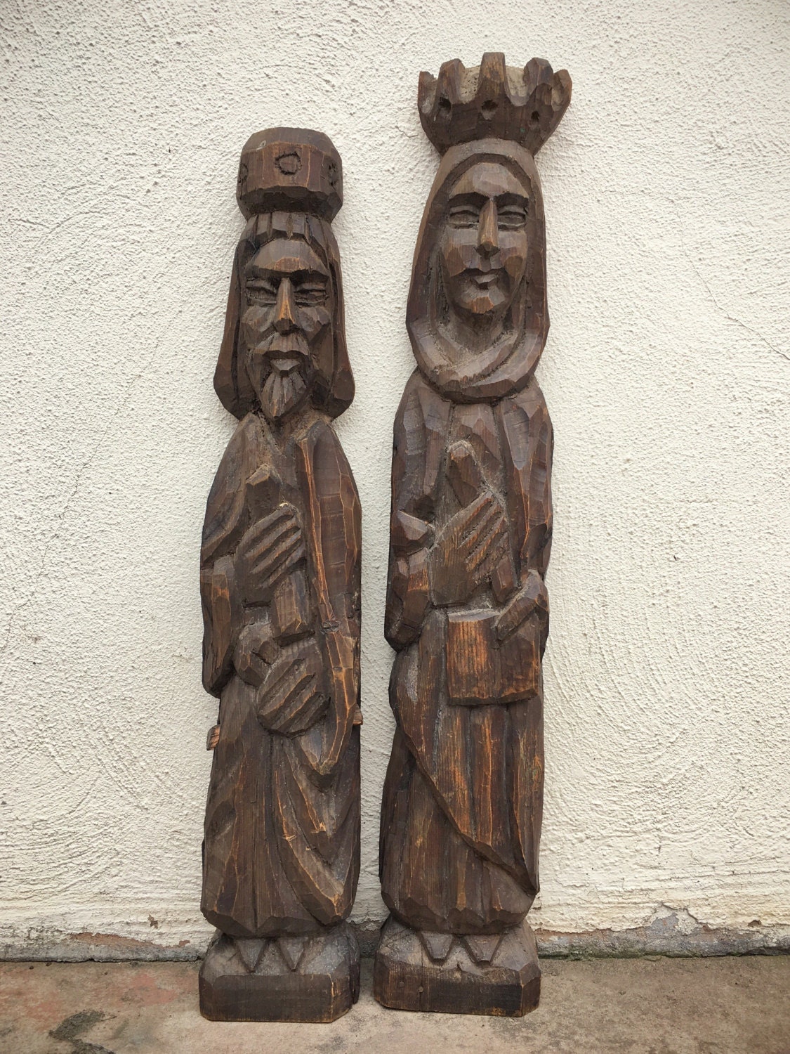 Pair of 1960s wood wall art Queen Isabella King Ferdinand of Spain