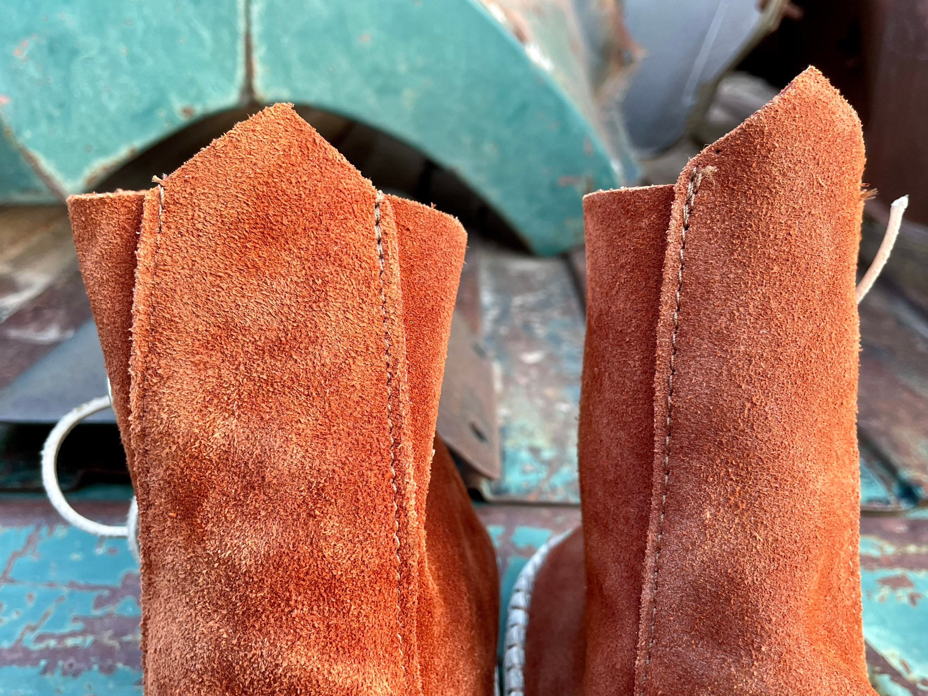 1970s Authentic Brown Leather Taos Moccasins Women's Approx Size 7 to 7