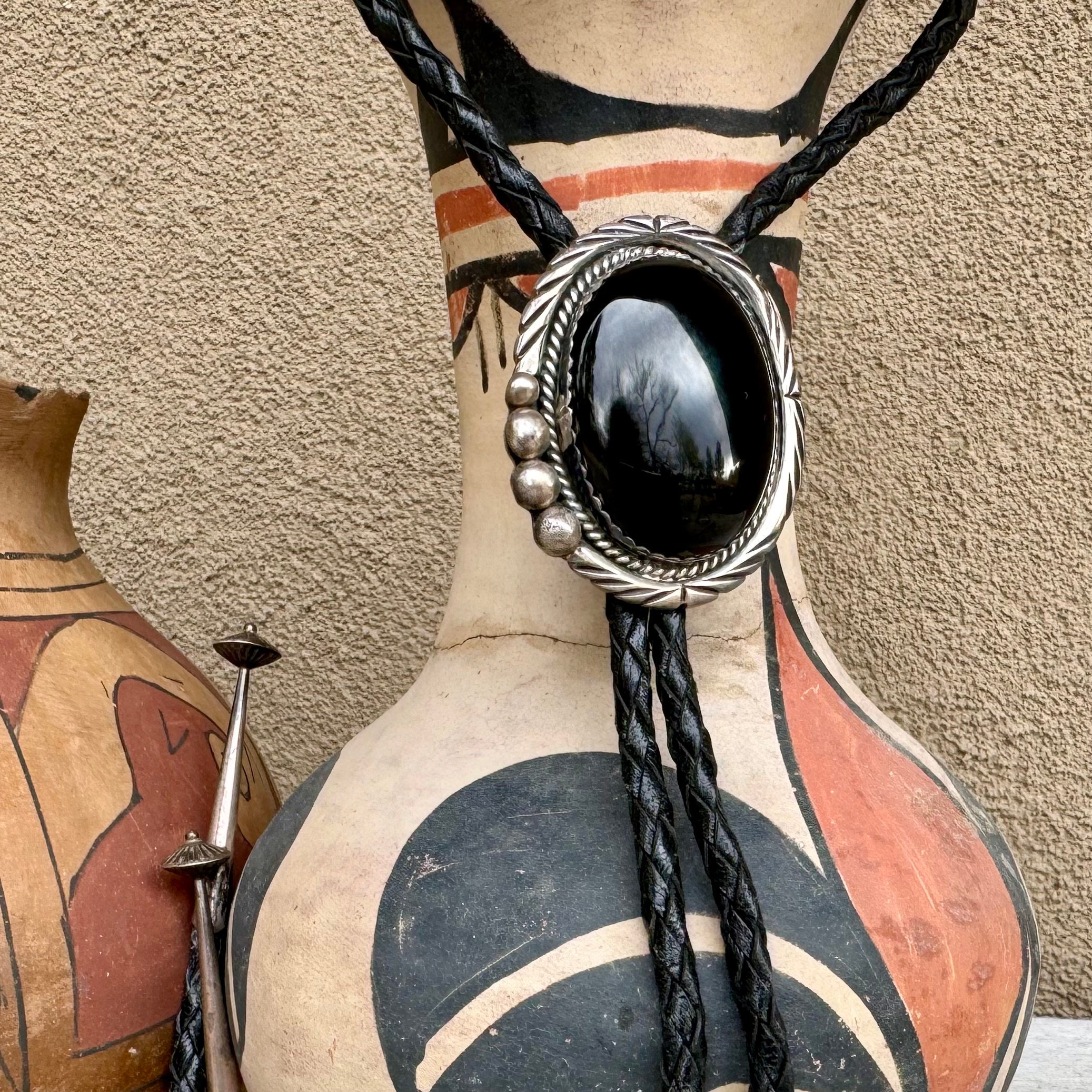 Awesome Vintage Native American Navajo Black Onyx Sterling Silver Bolo Awesome Vintage Native American Navajo Black Onyx Sterling Silver Bolo