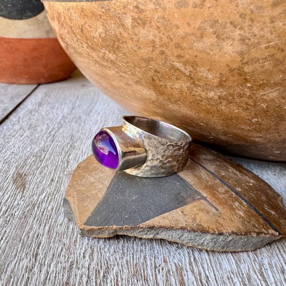 Hammered Sterling Silver Amethyst Ring Approx Siz… - image 3