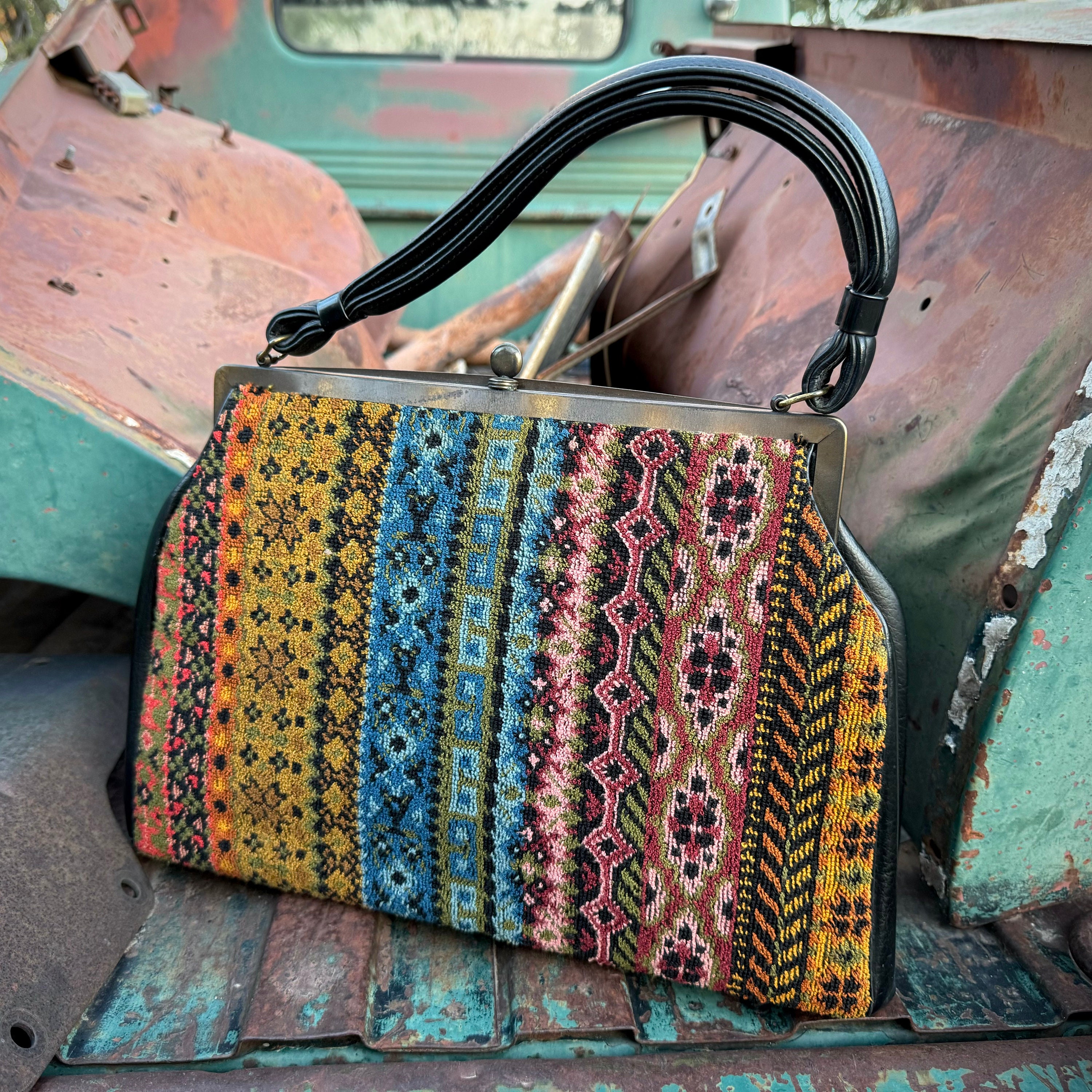 Vintage carpet bag hotsell