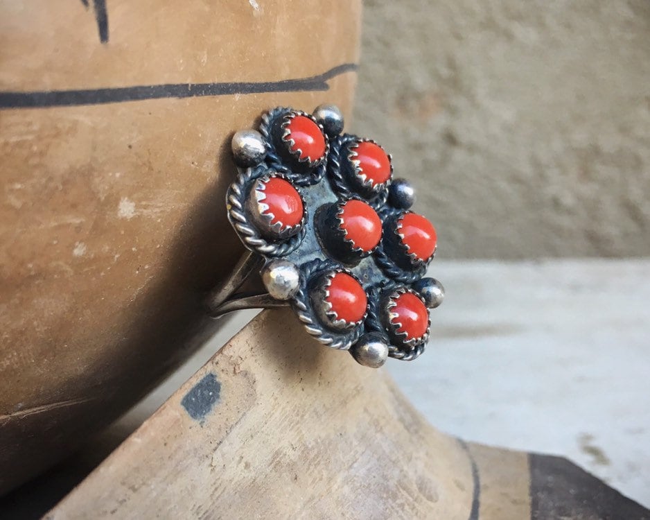Beautiful Vintage Native American Navajo Coral Snake Eye Sterling Silver Flower Ring Beautiful Vintage Native American Navajo Coral Snake Eye Sterling Silver Flower Ring