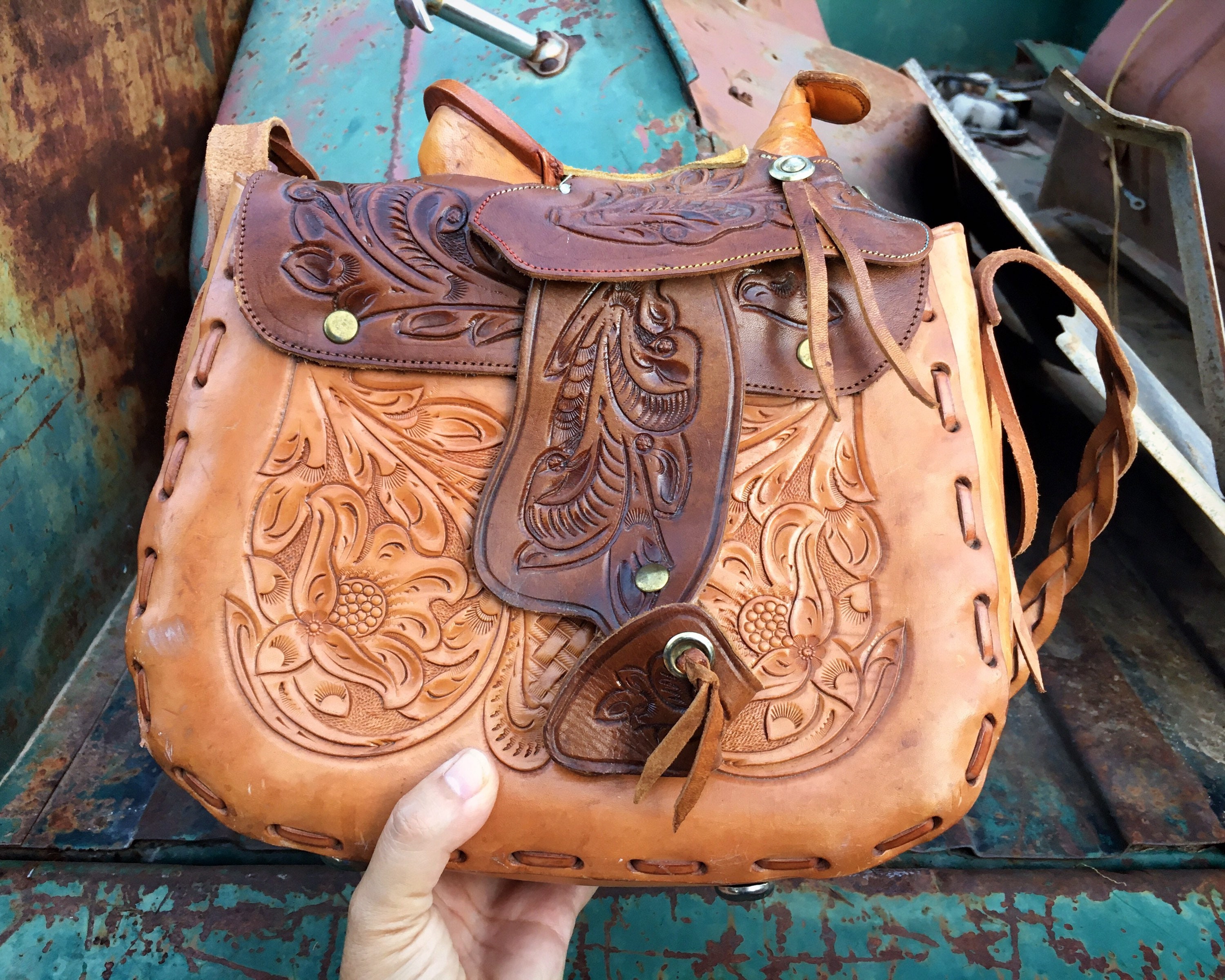 Rough out leather saddle bag with double buckle closure. – Dark Horse Tack  Company