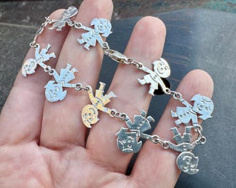 Vintage Children Holding Hands Sterling Silver Link Bracelet Approx 8", Estate Jewelry