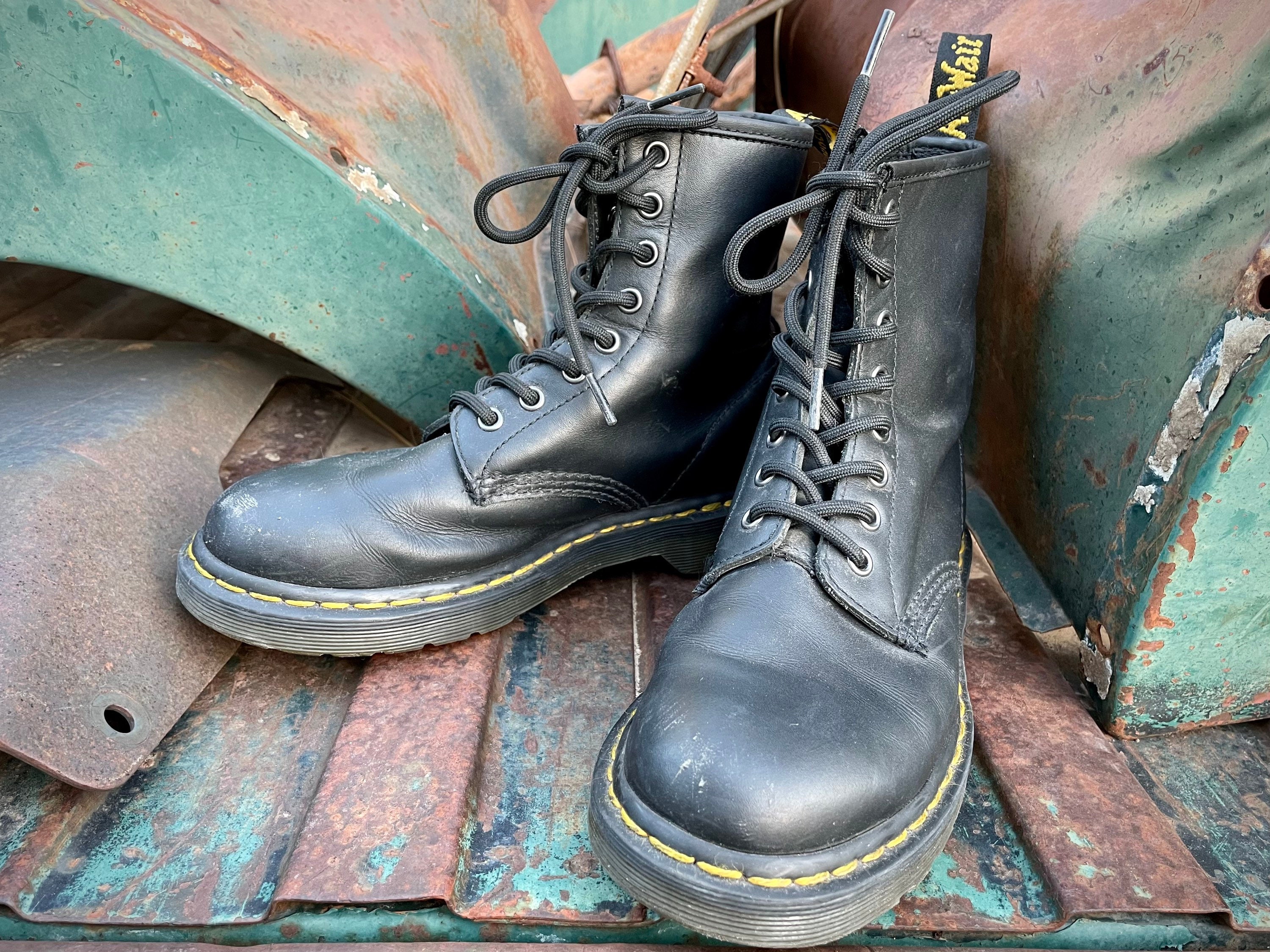 Black Dr Martens Eight Eyelet Original 