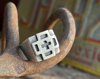 Vintage Sterling Silver Signet Ring with Equal-Arm Cross Design, Native American Indian Jewelry