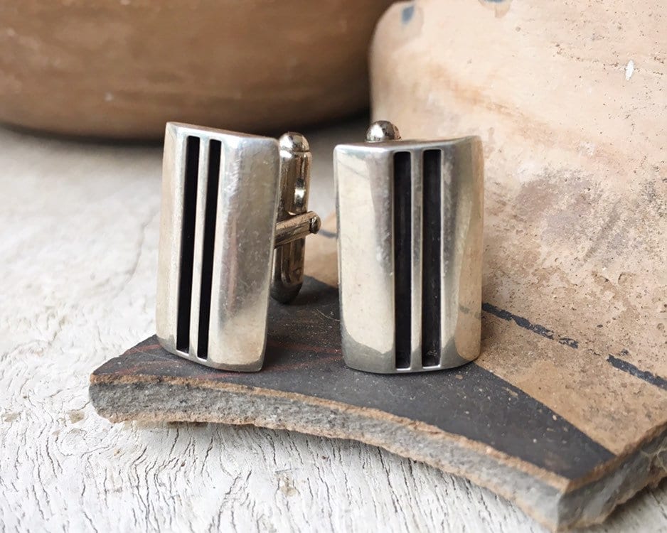 Tremendous Vintage Native American Navajo Turquoise Sterling Silver Cuff Links Cufflinks Tremendous Vintage Native American Navajo Turquoise Sterling Silver Cuff Links Cufflinks
