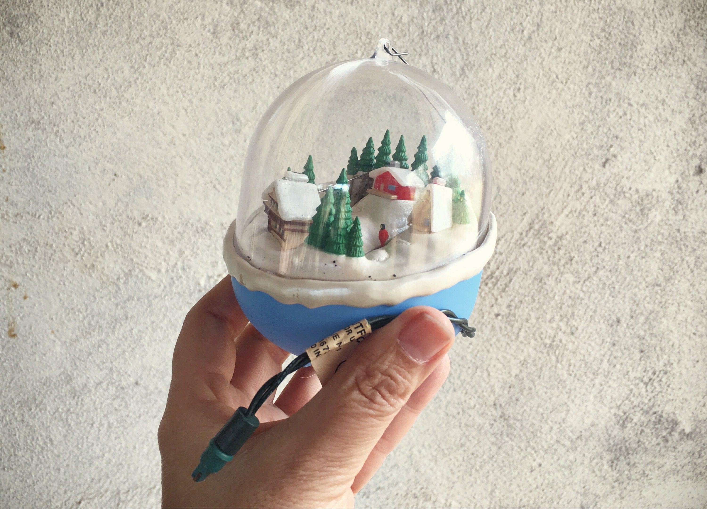 1991 Hallmark Ornament Ski Town Plug Christmas Light Ornament, Motion