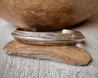 Vintage Navajo Nora Tahe Sterling Silver Carinated Cuff Bracelet Size 6-5/8", 53g Heavy 1970s