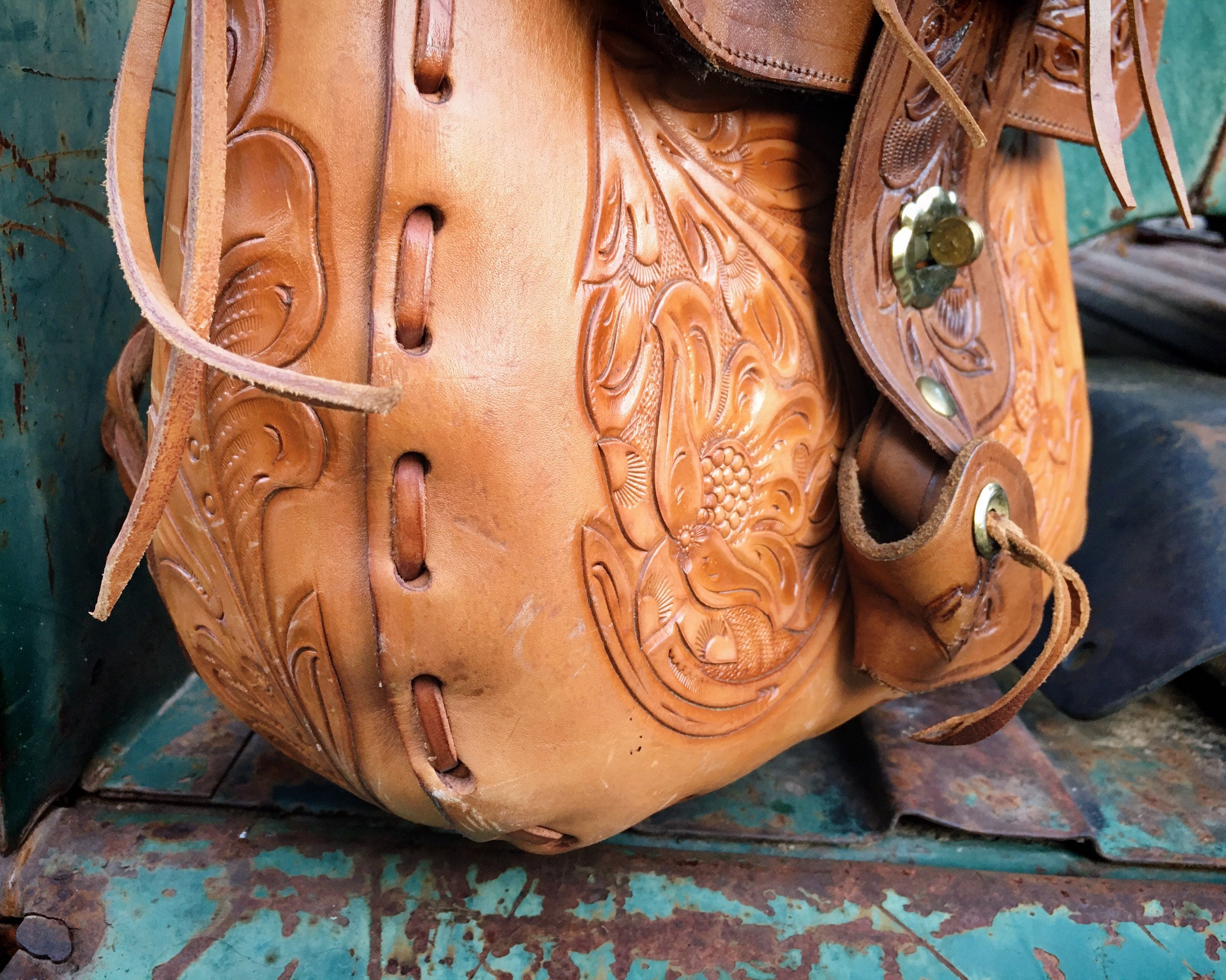 Tooled Leather Saddle Purse – Western Linens