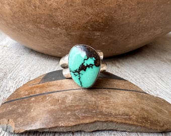 Simple Turquoise Ring Approx Size 9, Twist Band, Southwestern Style