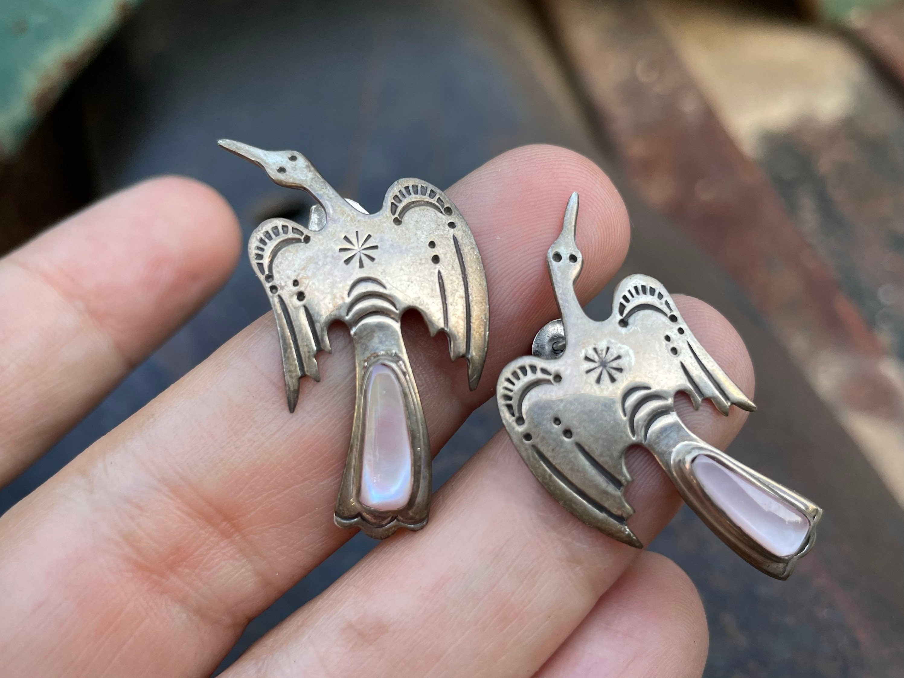 Fantastic Vintage Native American Navajo Mother Of Pearl Sterling Silver Earrings Fantastic Vintage Native American Navajo Mother Of Pearl Sterling Silver Earrings