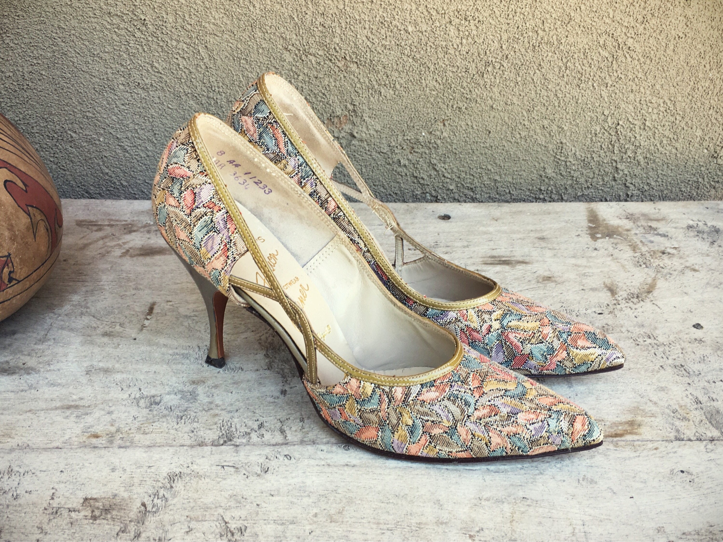 Vintage Size 8 AA (narrow) Pointed Toe High Heel Shoes in Brocade JC ...