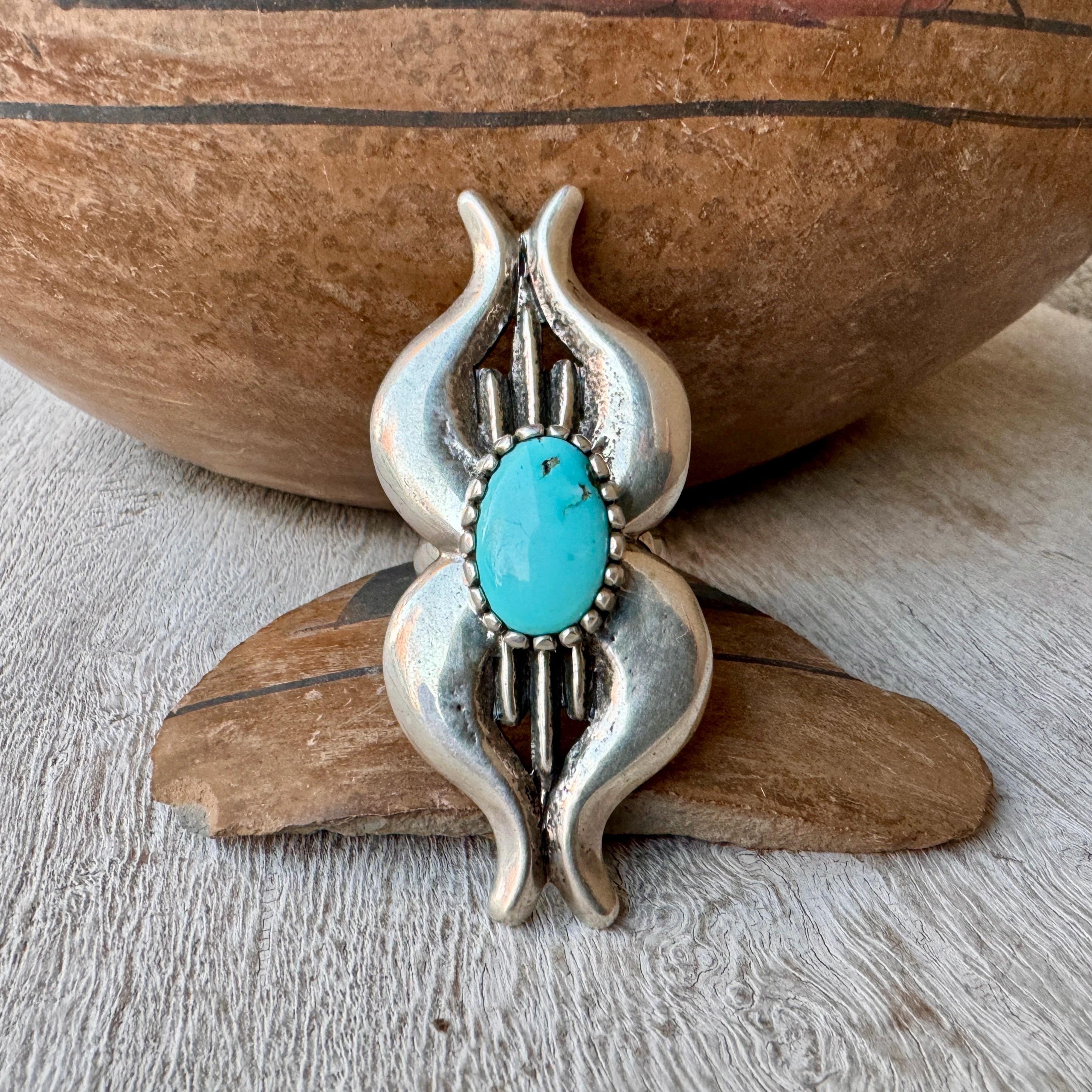Elegant Vintage Native American Navajo Royston Turquoise Sterling Silver Ring Elegant Vintage Native American Navajo Royston Turquoise Sterling Silver Ring
