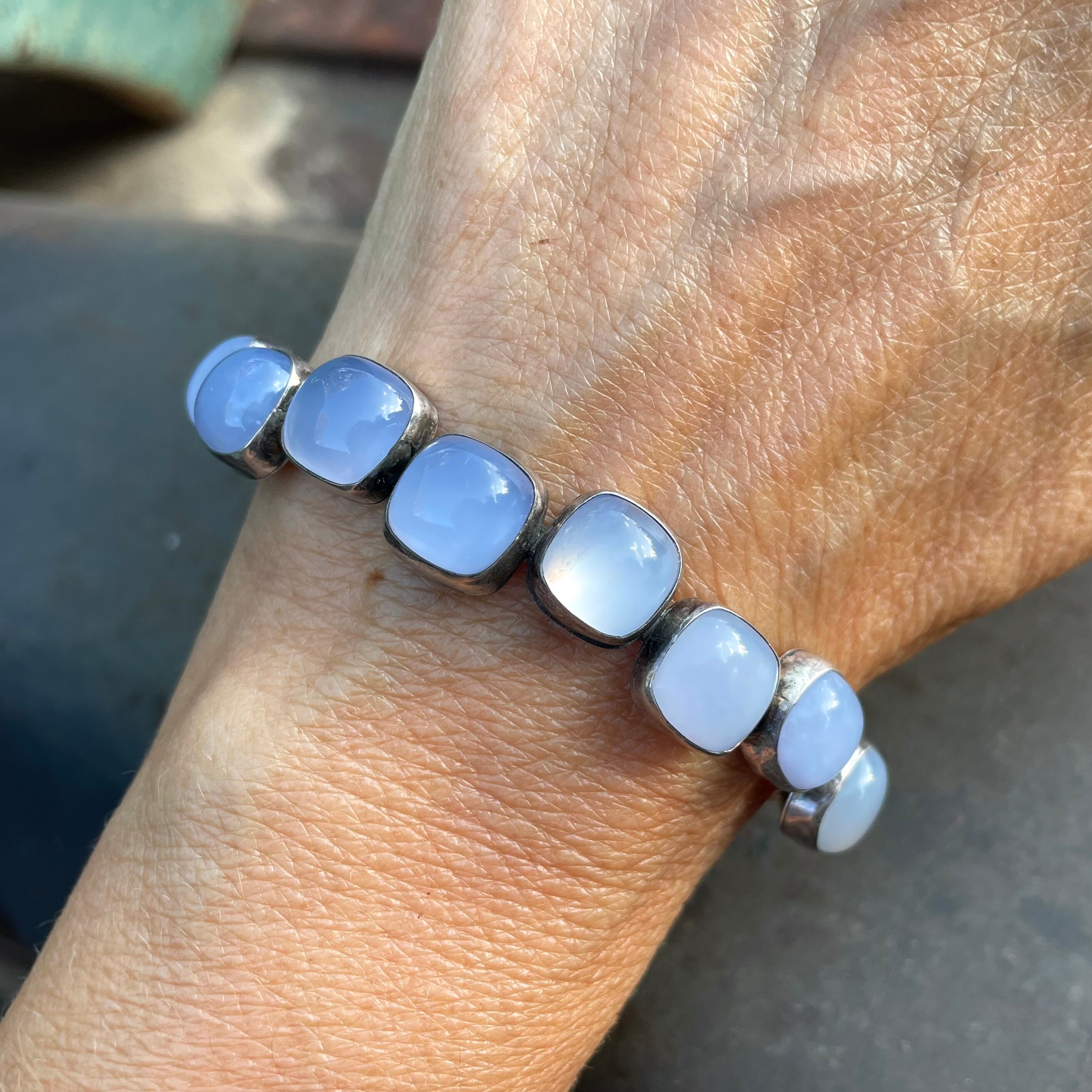 真様　AMERI　CLAY ROCK BANGLE 28121 - John Hardy Palu Macan Topaz Sterling Silver Hammered