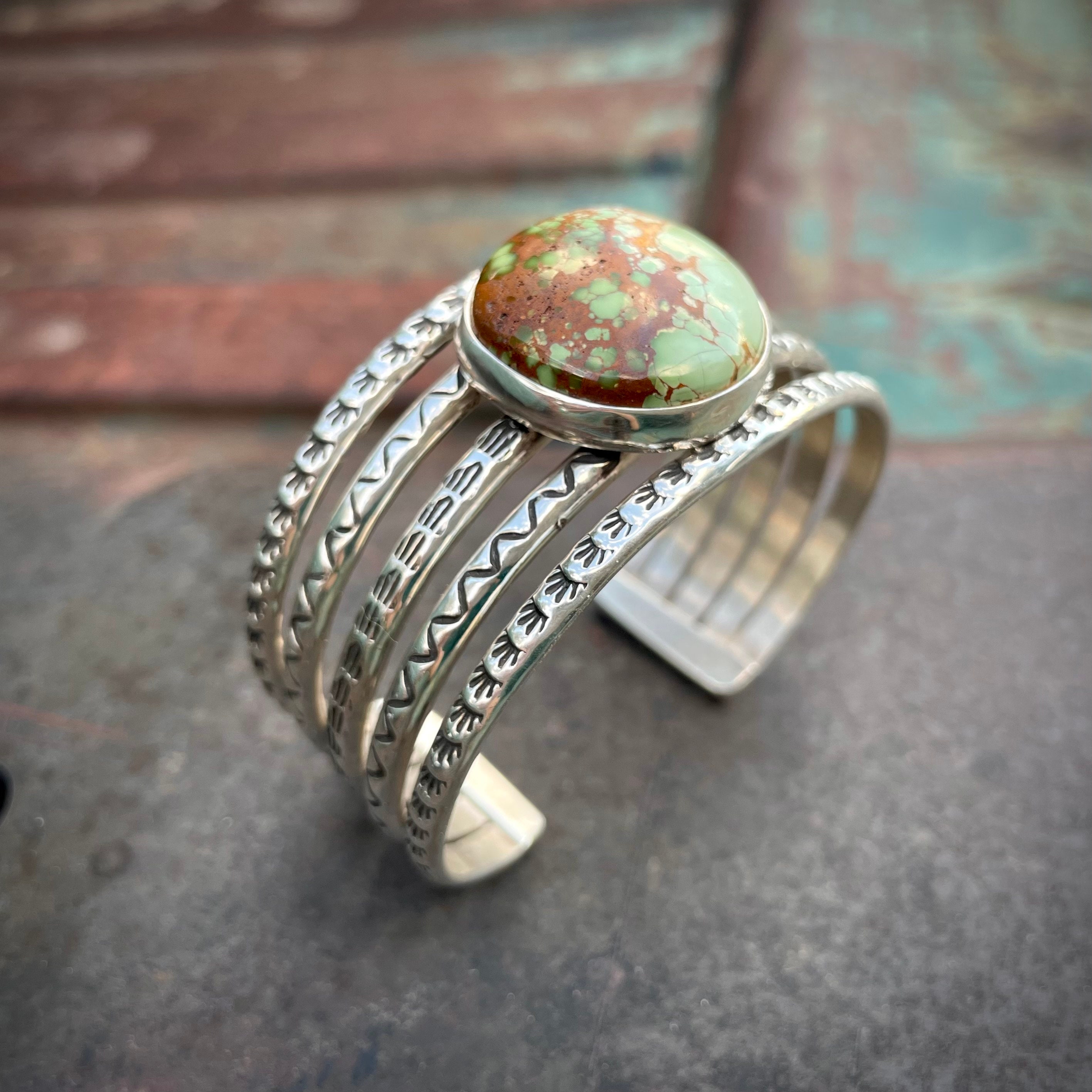 Impressive Small Wrist Vintage Native American Navajo Royston Turquoise Sterling Silver Bracelet Impressive Small Wrist Vintage Native American Navajo Royston Turquoise Sterling Silver Bracelet