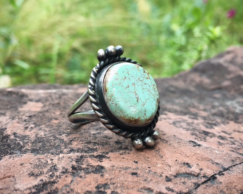 Striking Vintage Navajo Sky Blue Turquoise Sterling Silver Native American Ring Striking Vintage Navajo Sky Blue Turquoise Sterling Silver Native American Ring