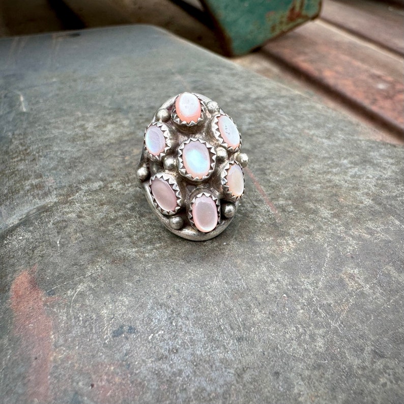 Vintage Pink Mother of Pearl Snake Eye Knuckle Ring Approx Size 7, Native American Indian Jewelry, One of a Kind Rodeo Southwestern Style image 7