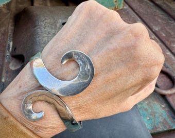 Oscar Escorcia Taxco Sterling Silver Hinged Clamper Bracelet Approx Size 7