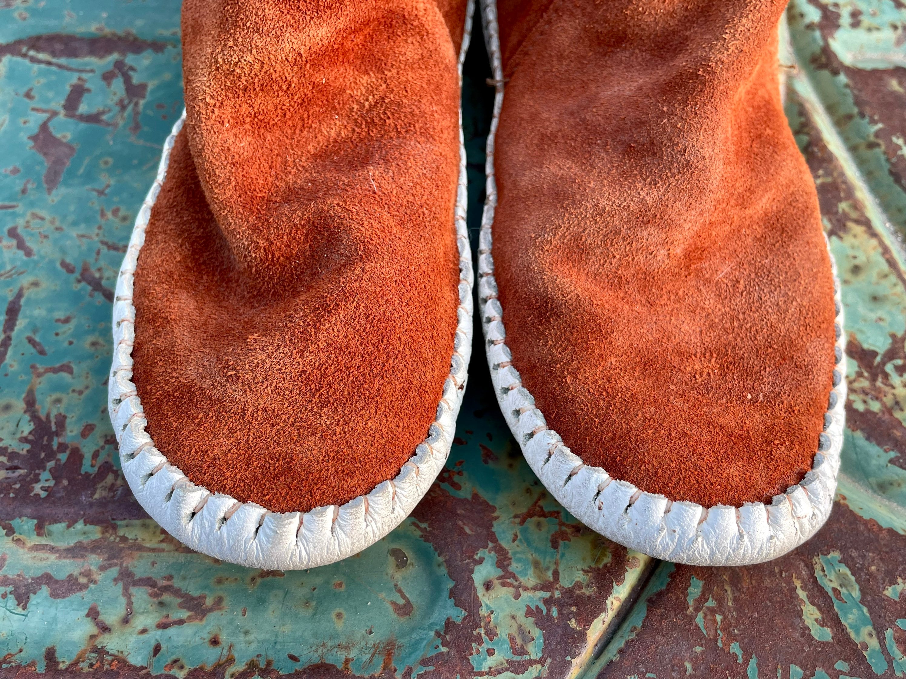 1970s Authentic Brown Leather Taos Moccasins Women's Approx Size 7 to 7