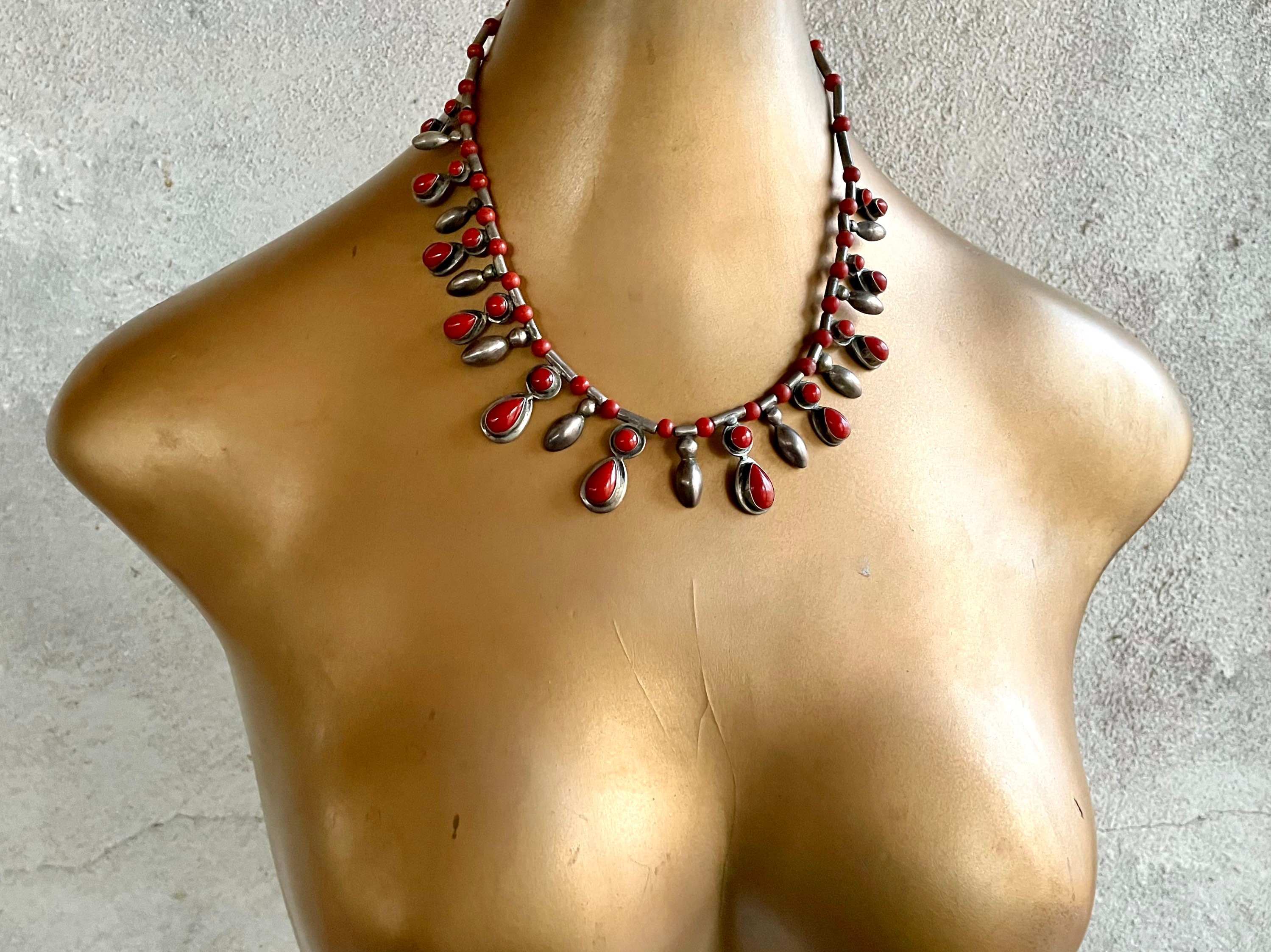 Grand Vintage Native American Navajo Long Coral Sterling Silver Tubule Necklace Grand Vintage Native American Navajo Long Coral Sterling Silver Tubule Necklace