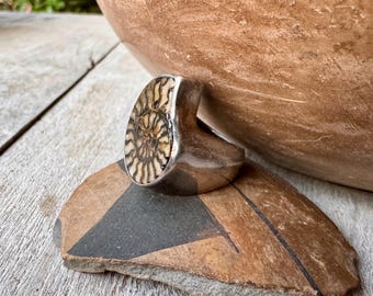 Ammonite Fossil Sterling Silver Ring, Circa 1980s, Signed Stamped 925, Vintage Estate Jewelry
