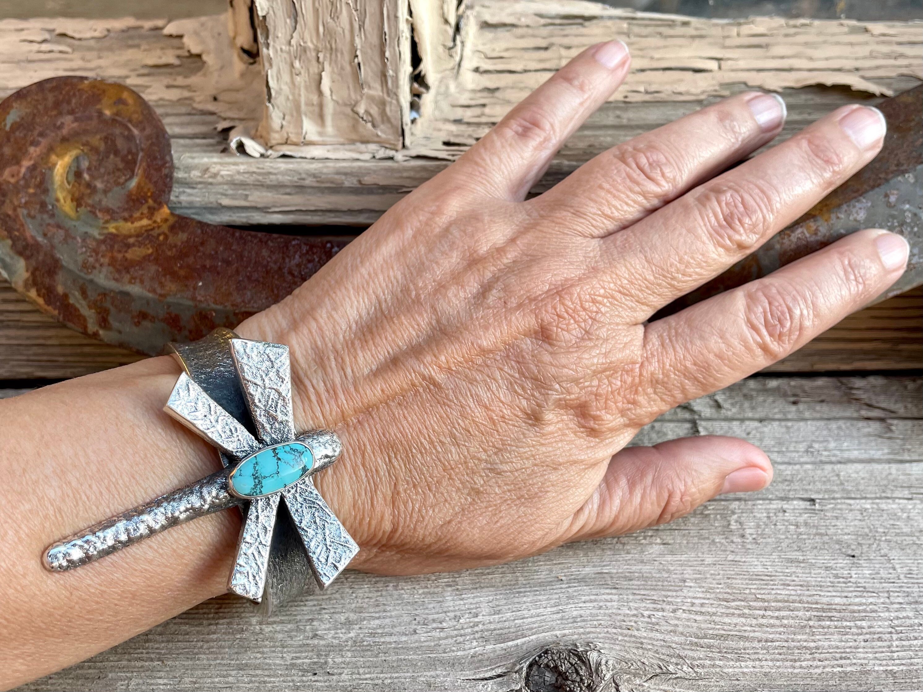 Spiderweb Tufa Casted Split Shank Unique Navajo Native American Jewelry Silver Bracelet Spiderweb Tufa Casted Split Shank Unique Navajo Native American Jewelry Silver Bracelet