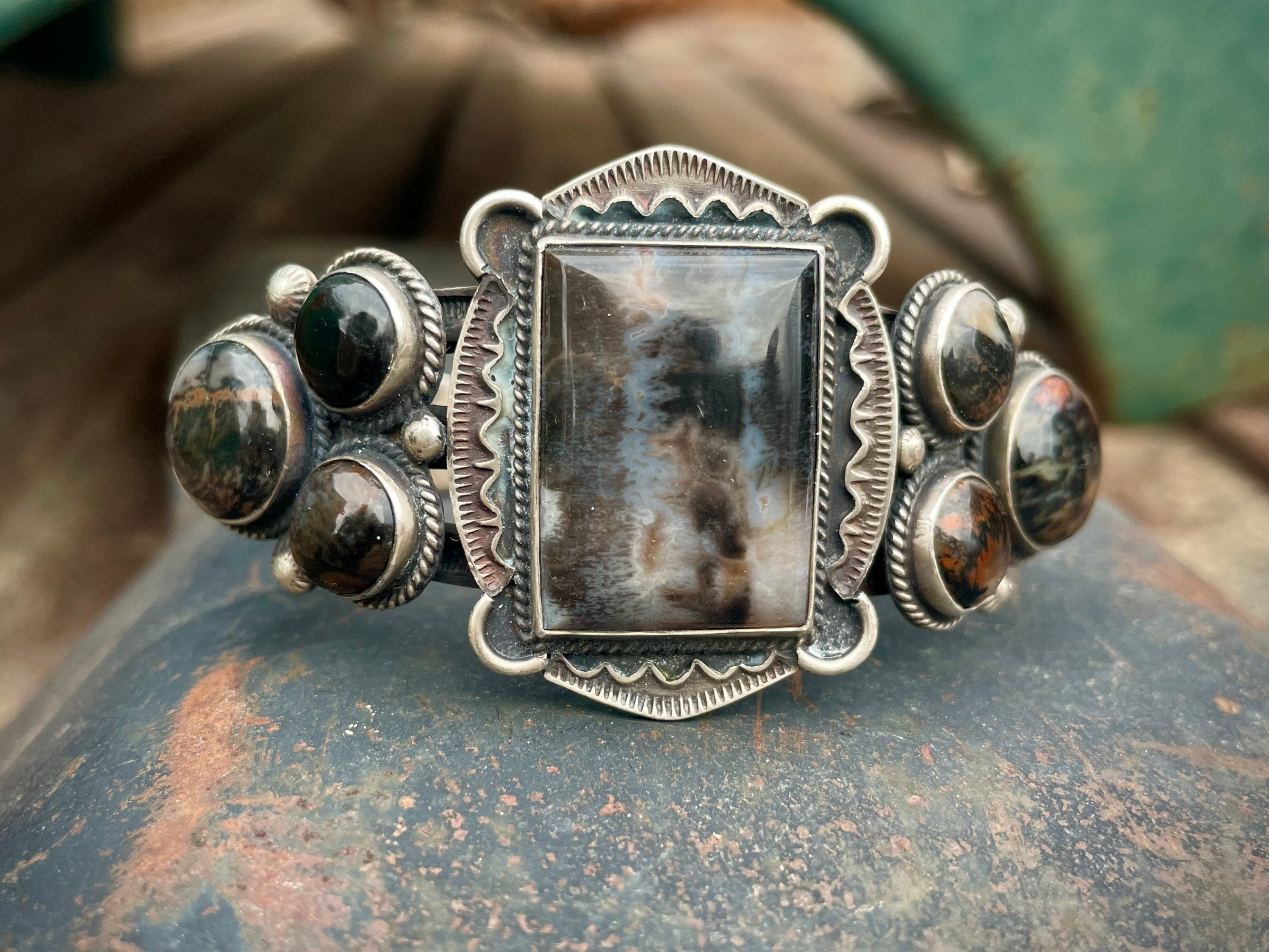 One Of The Most Unique Agate Vintage Native American Navajo Sterling Silver Bracelet One Of The Most Unique Agate Vintage Native American Navajo Sterling Silver Bracelet