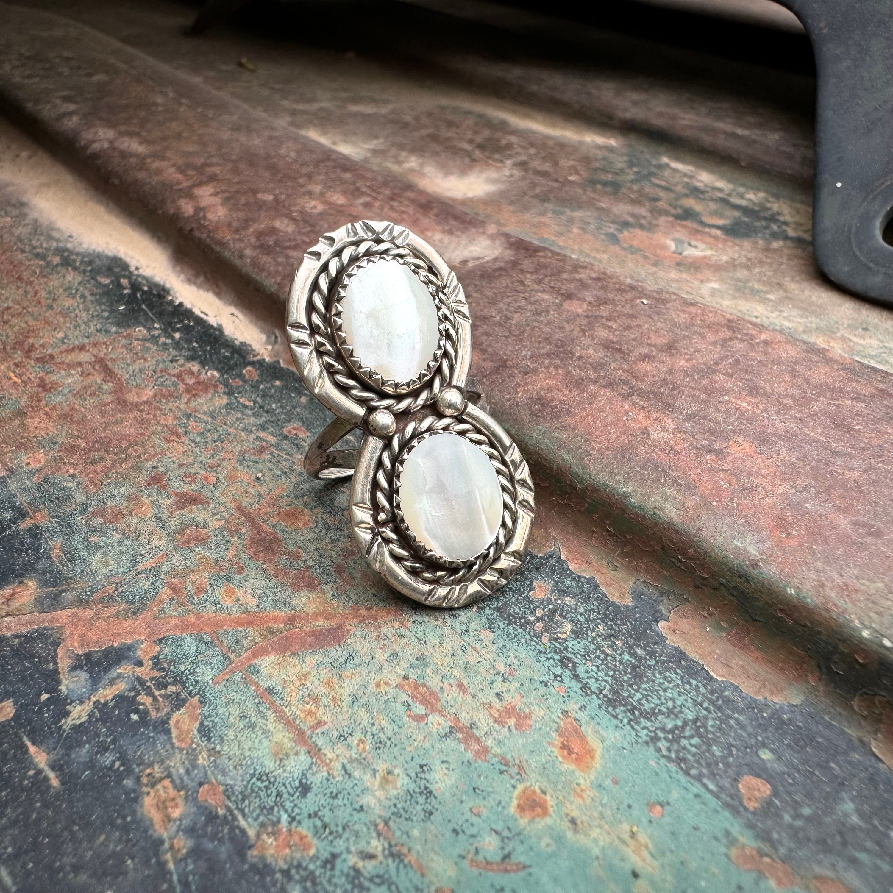 Exquisite Vintage Native American Navajo Mother Of Pearl Sterling Silver Pin Exquisite Vintage Native American Navajo Mother Of Pearl Sterling Silver Pin