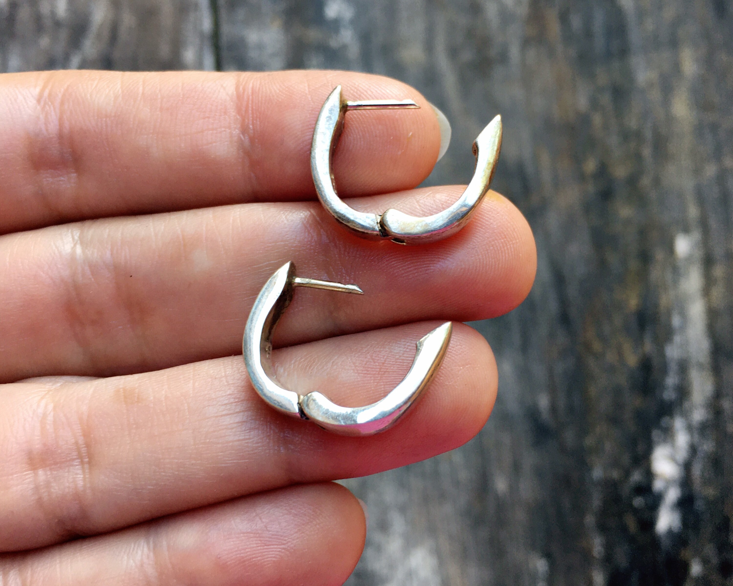 Small Vintage Sterling Silver Hoop Earrings for Women, Versatile