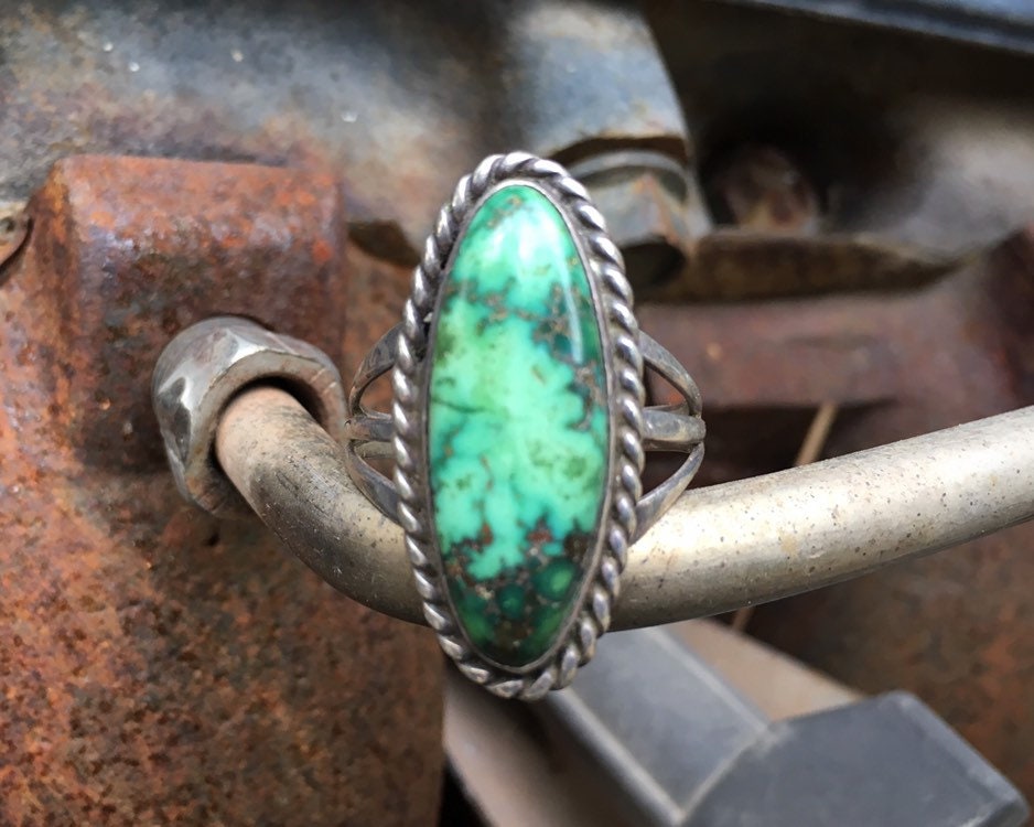 Stunning Vintage Native American Navajo Damale Turquoise Sterling Silver Ring Stunning Vintage Native American Navajo Damale Turquoise Sterling Silver Ring