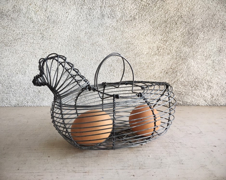 Vintage Chicken Wire Egg Basket, Primitive Farmhouse Metal Basket, Egg  Collecting Basket, 8” Tall, 6 1/2” Wide, 9” Long … BIG CHICKEN!