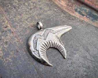 Vintage Sandcast Silver Bear Pendant Heart Line, Navajo Alfred Martinez 1970s Necklace Supply