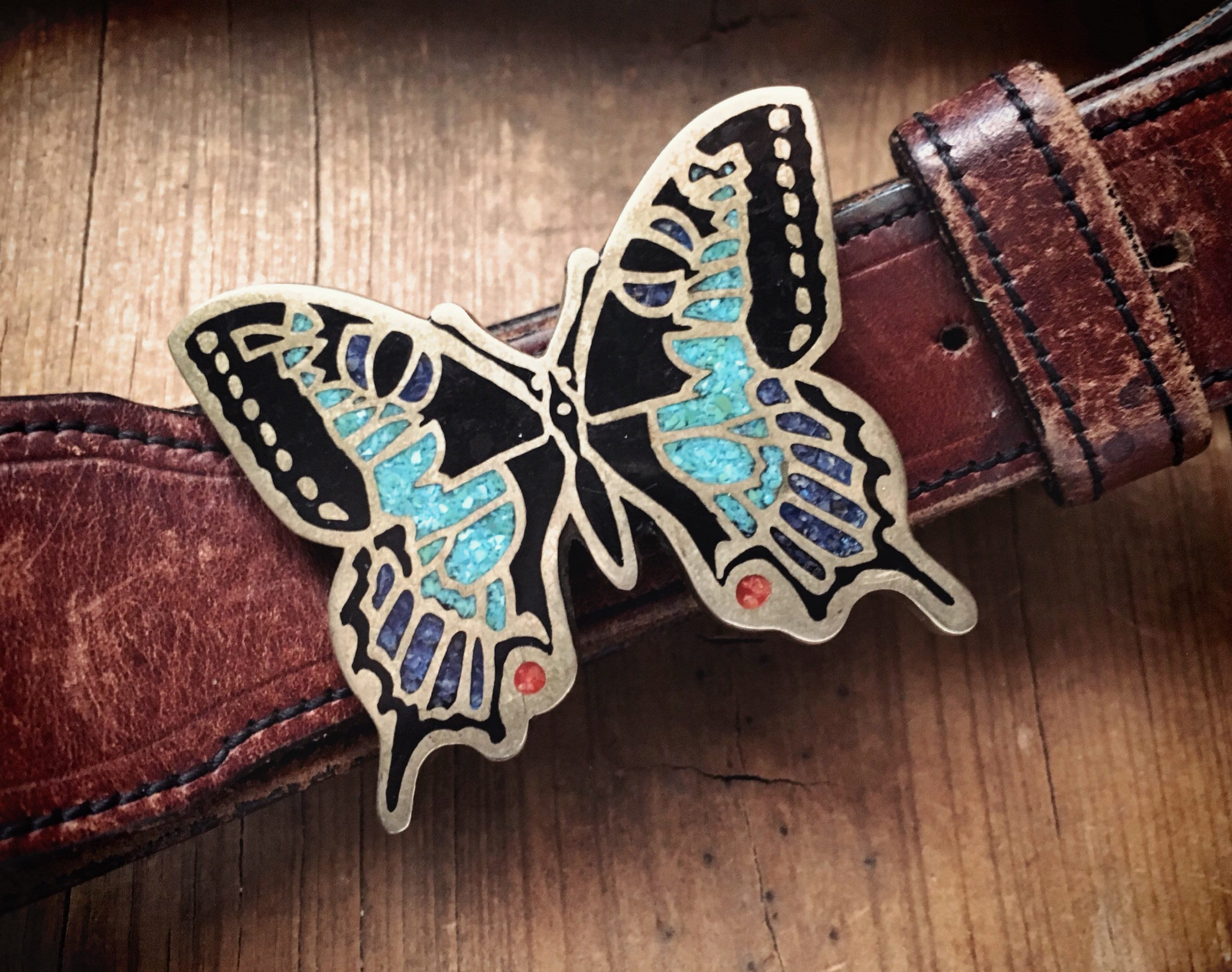 Elegant Butterfly Buckle Leather Strap – Cut and Sew Manufacturer