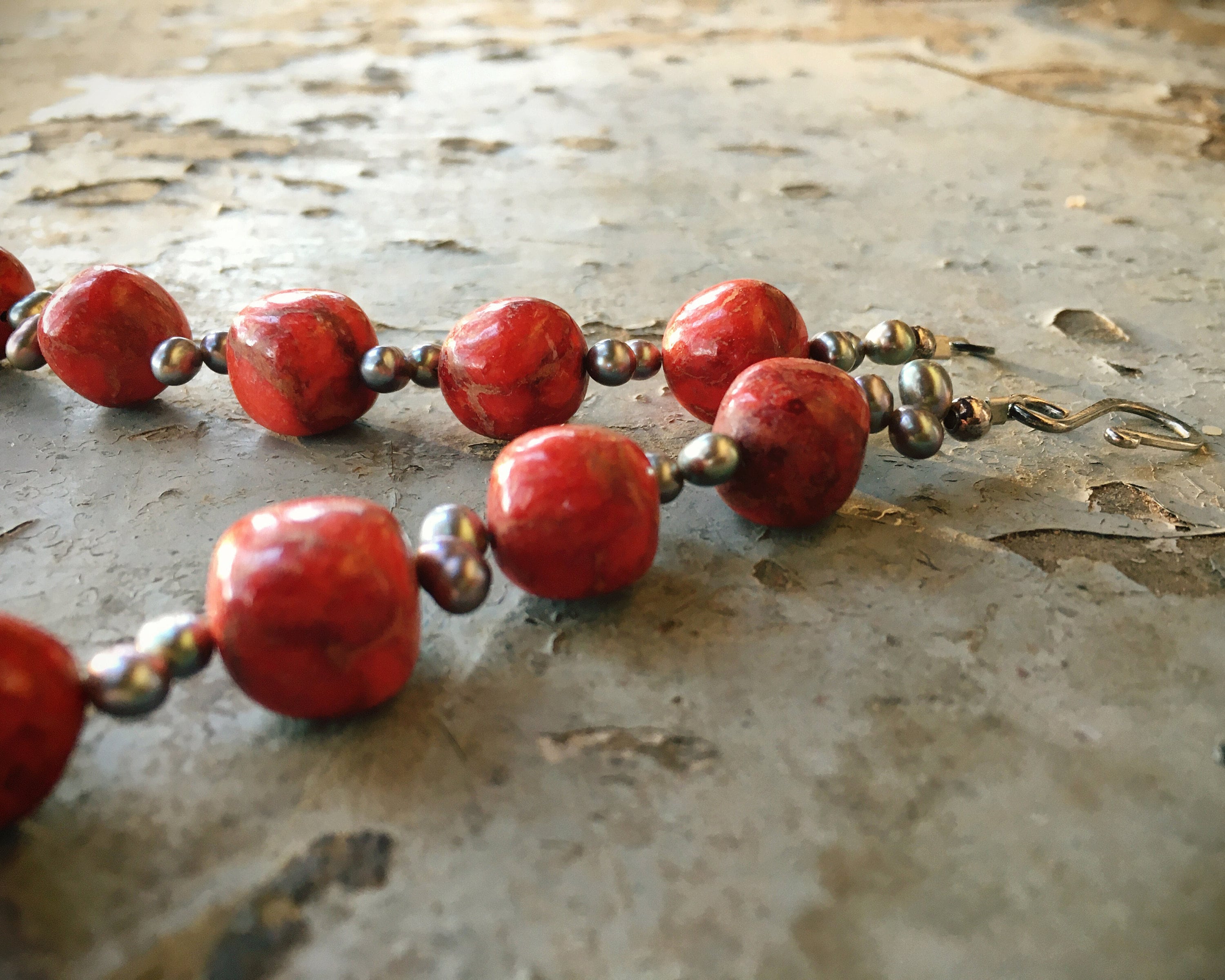 Apple 2024 coral necklace