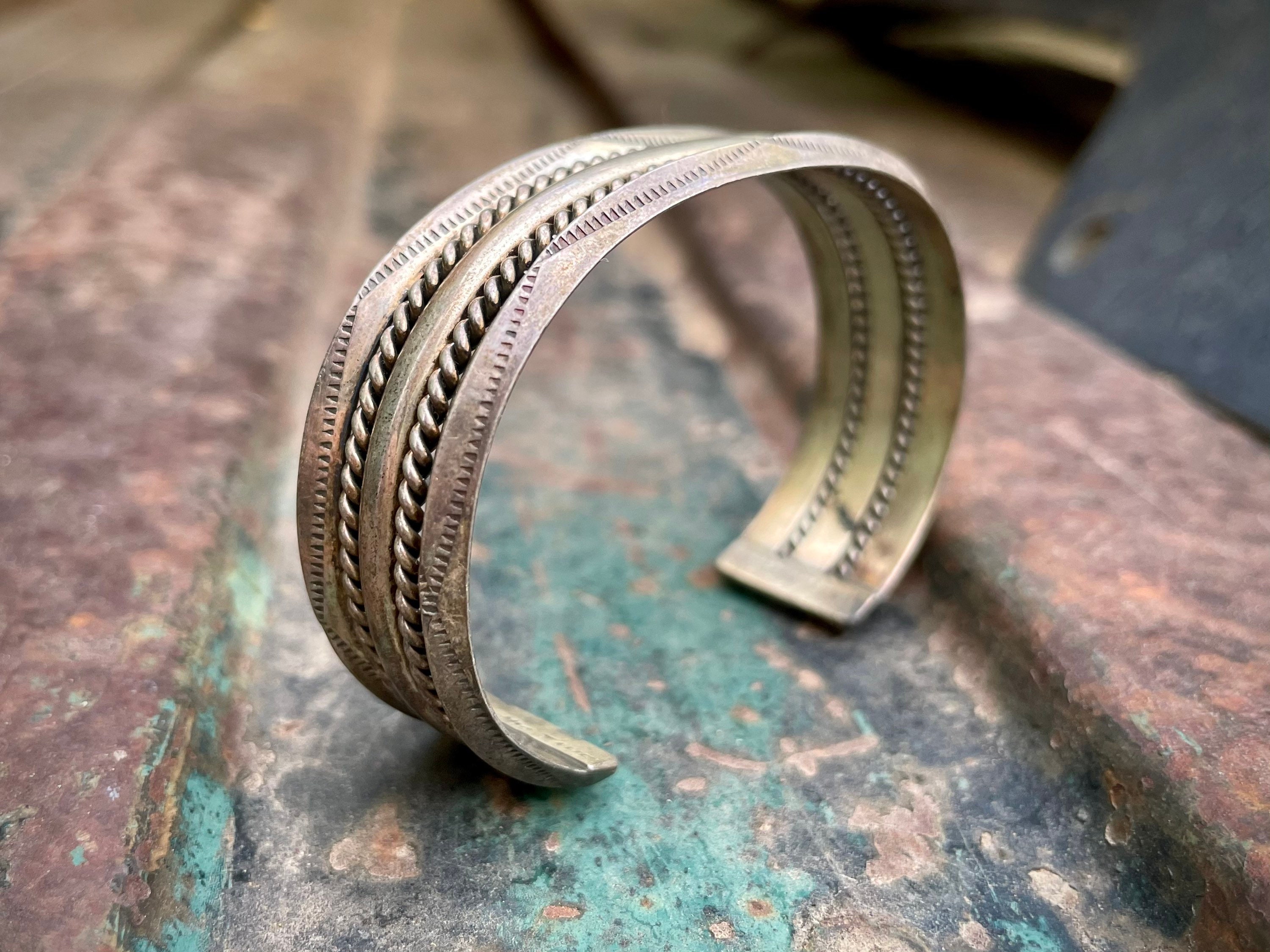 Half-Round WireCuff 1940～Vintage Navajo Vintage Navajo Half-Round WireCuff 1940～（33g Vintage Half