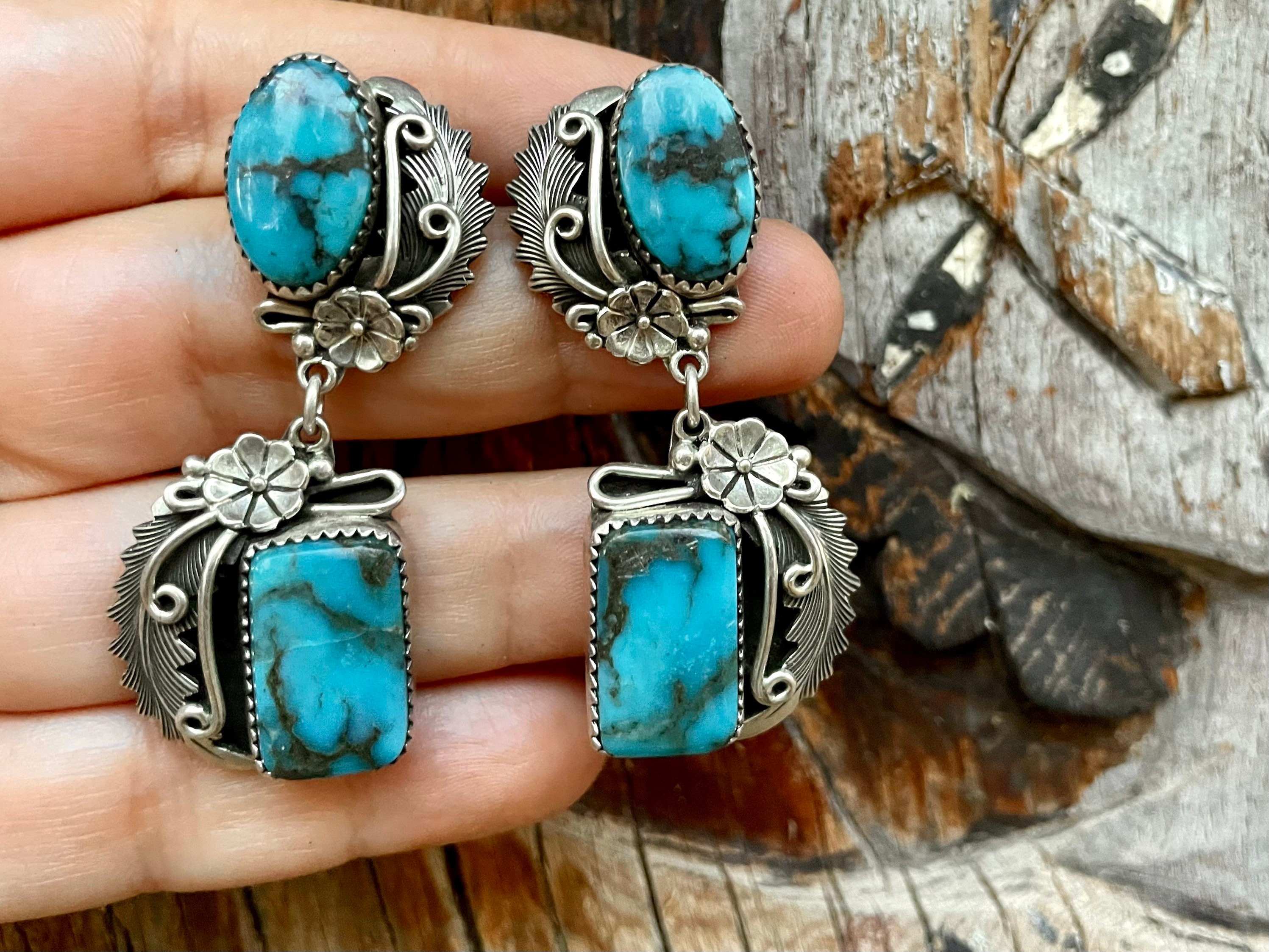 Rare Vintage Native American Navajo Smokey Bisbee Turquoise Sterling Silver Leaf Bracelet Rare Vintage Native American Navajo Smokey Bisbee Turquoise Sterling Silver Leaf Bracelet