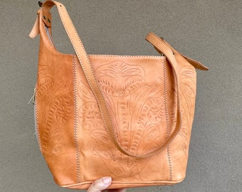 Vintage Tooled Leather Western Purse from Paraguay, Lightweight Warm Brown Leather, Cowgirl Style