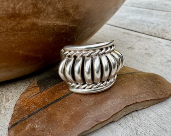 Vintage Ribbed Sterling Silver Band Approx Size 10.5, Native American Southwestern Jewelry