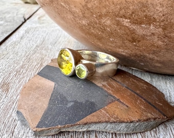 Sterling Silver Faceted Glass "Gemstone" Ring Size 7.5, Peridot Citrine Colors