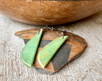 1970s Narrow Green Turquoise Tabs Earrings on Original Ear Wires, Old Native American Jewelry Santo Domingo Pueblo, Rodeo Style Gift Women