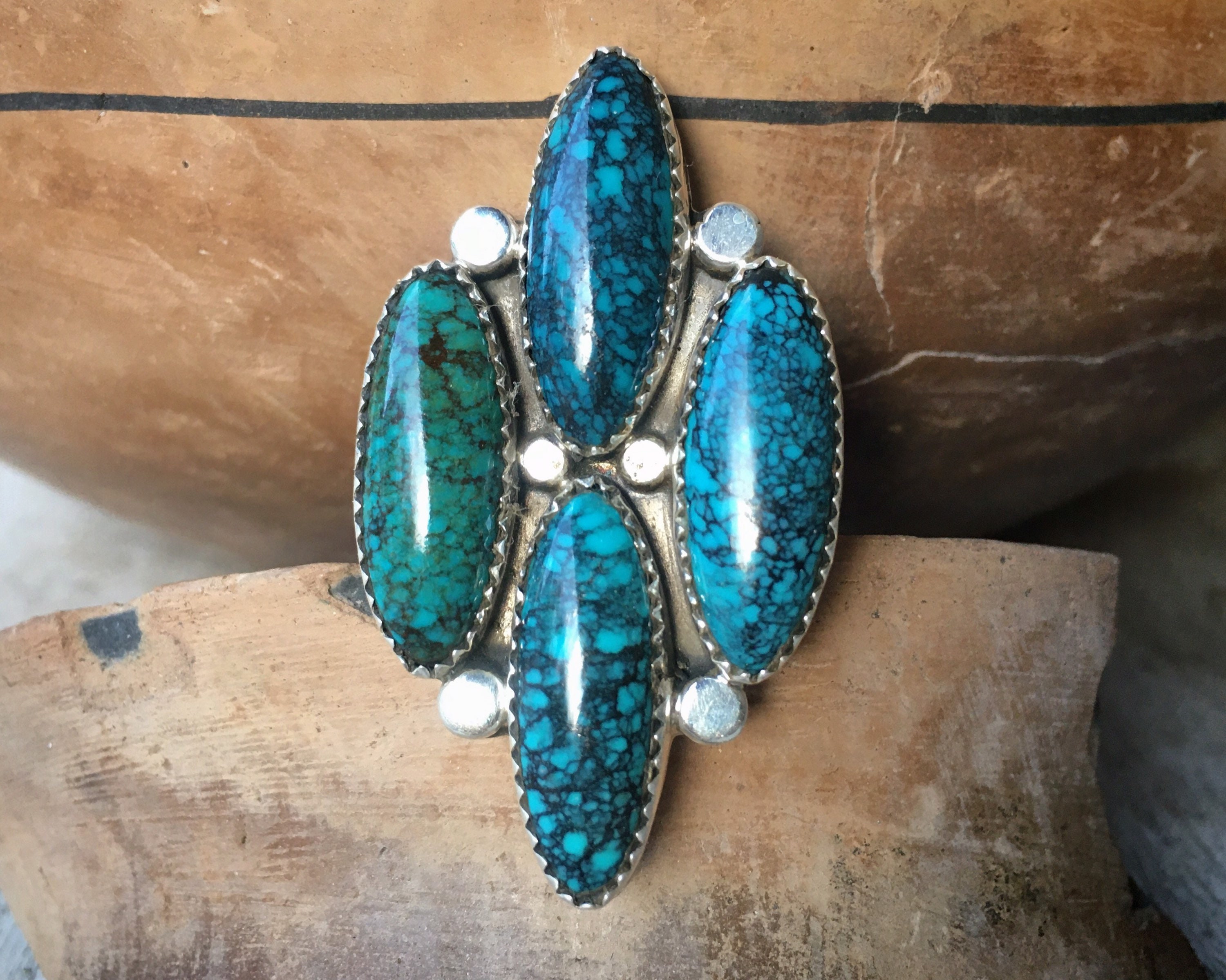 Striking Vintage Native American Navajo Intense Green Spiderweb Turquoise Sterling Silver Ring Striking Vintage Native American Navajo Intense Green Spiderweb Turquoise Sterling Silver Ring