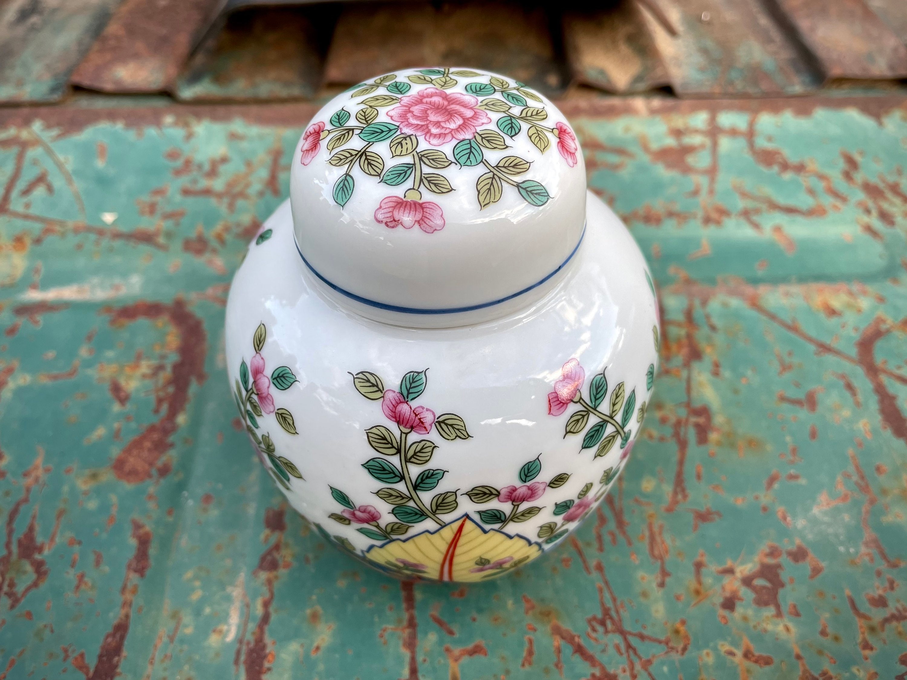 tobacco leaf ginger jar 1977 Small Tobacco Leaf Pattern Porcelain Ginger Jar Mann Fine China Lidded  Urn, Floral Design