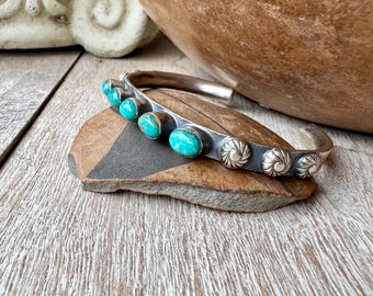 Navajo Chimney Butte Turquoise Sterling Silver Narrow Row Bracelet Size 6.375