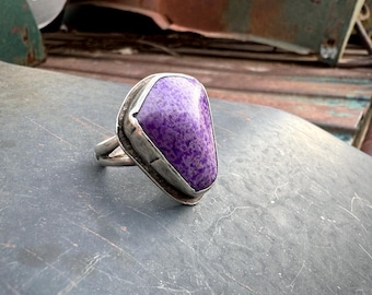 Vintage Sterling Silver and Purple Gemstone Ring Approx Size 10, Possibly Sugilite