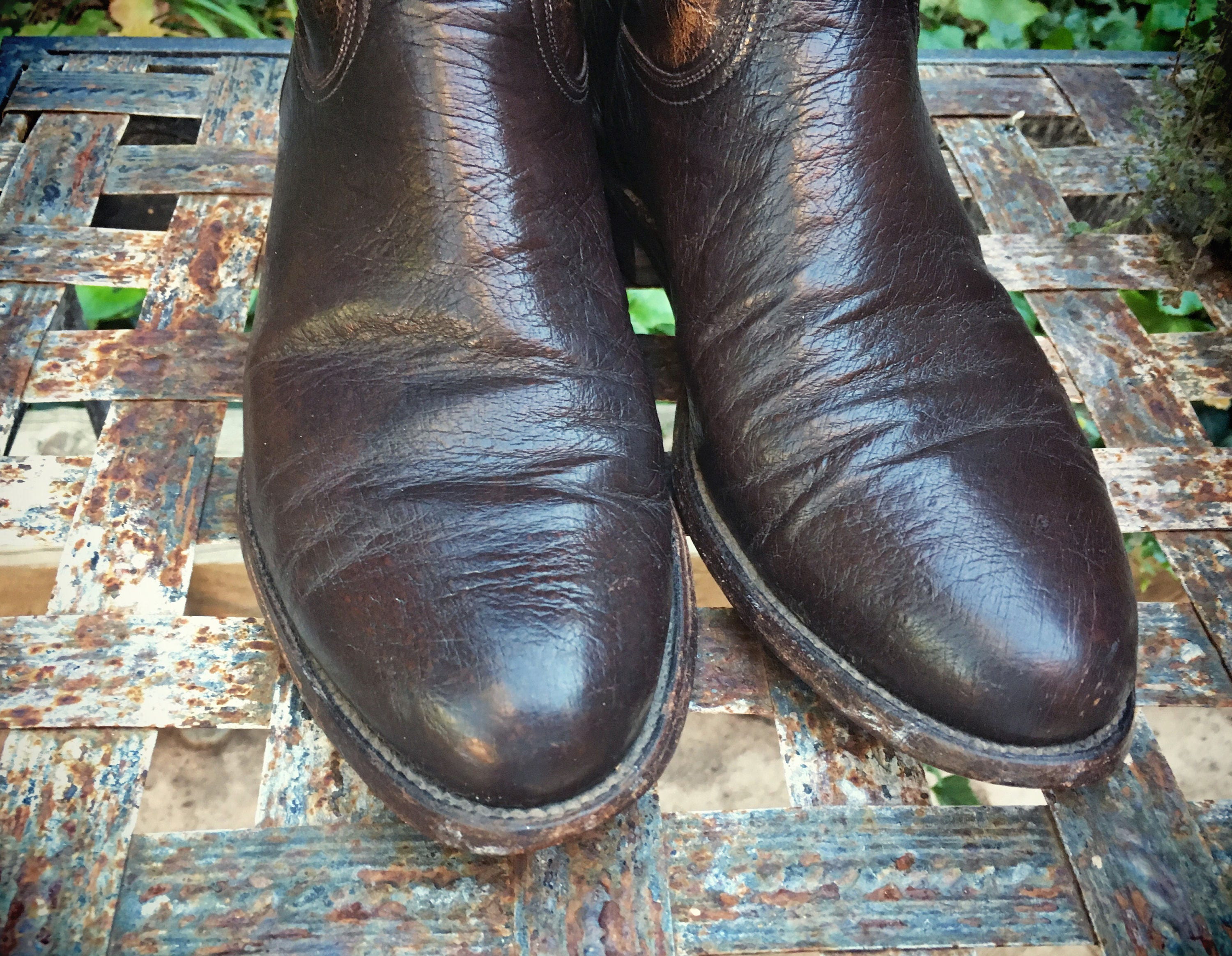 Vintage Lucchese cowboy boot Men display picture 3