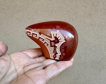 1980s Santa Clara Forrest Naranjo Pottery Bear Figurine 3.25 W x 2.25" H, Sgraffito Sienna