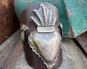 Silver Repousse Sacred Heart & Doves Leather Wrist Band Buckle Size 7 -8, Vintage Bow Guard